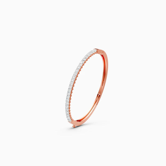 Radiant Look Diamond Bracelet in Sleek Design