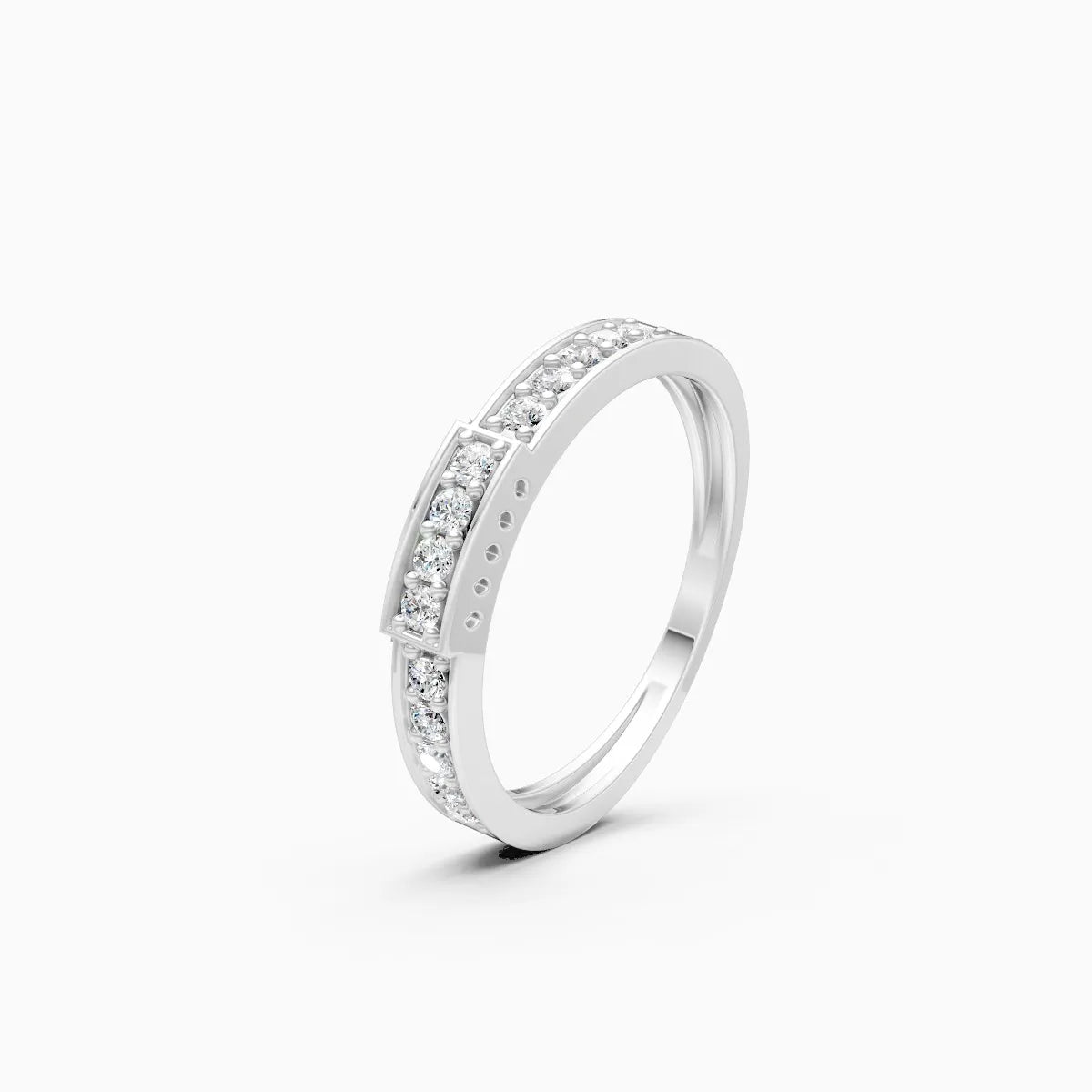 Luxurious Round Diamond Wedding Band