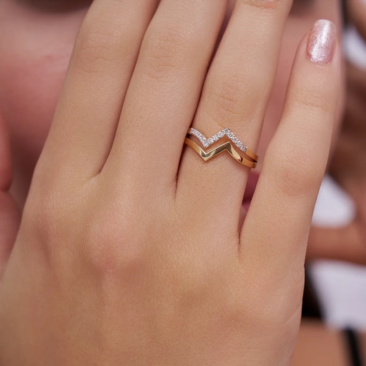 Dual Chevron Diamond Band