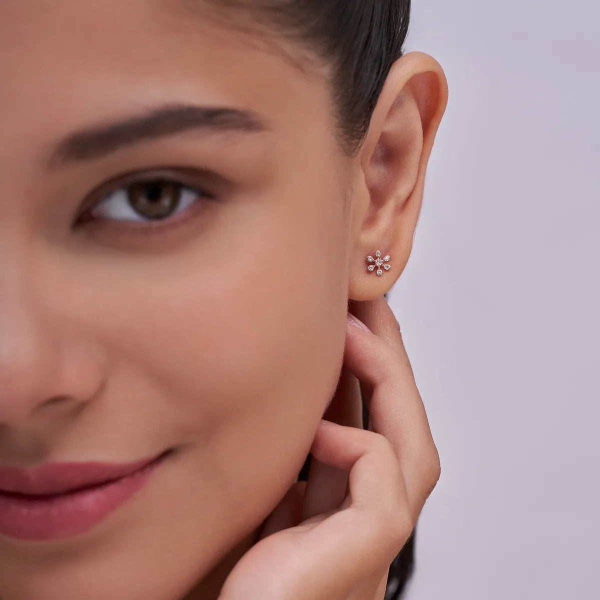 Sparkling Petal Chic Diamond earrings