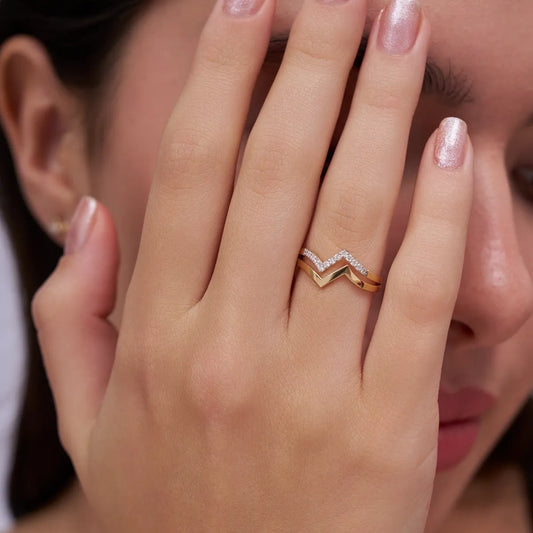 Dual Chevron Diamond Band