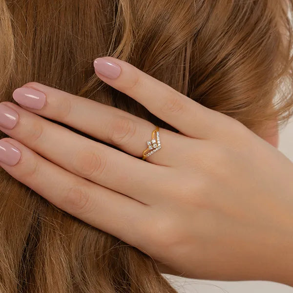 Elegant V-Shaped Diamond Cluster Ring