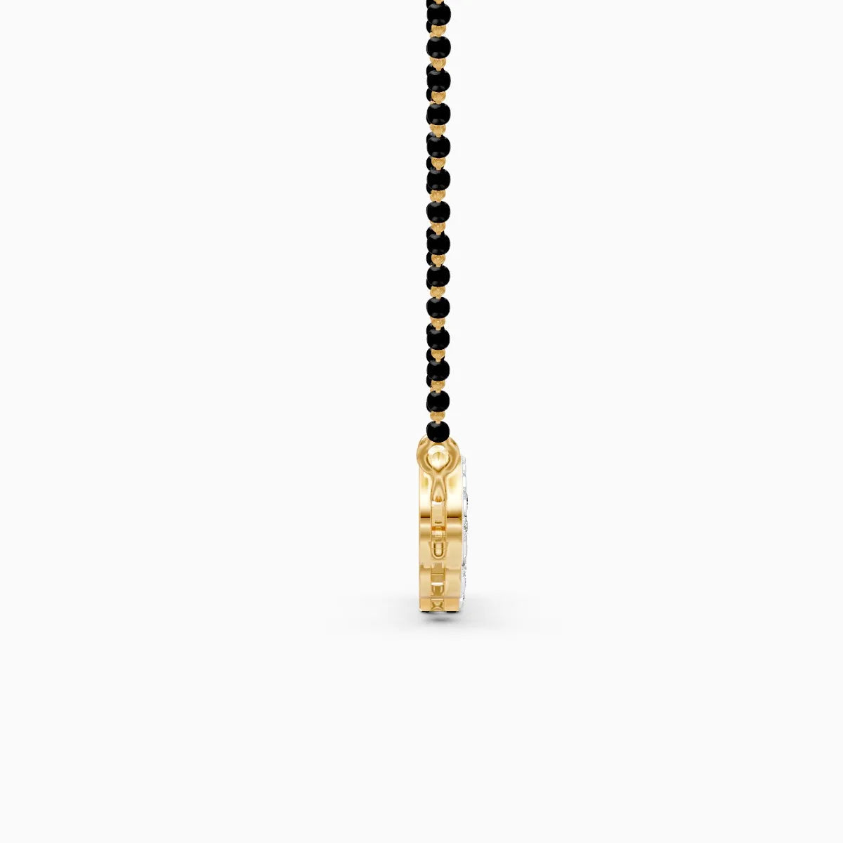 Brilliant Curve of Pear in Round-cut Lab Diamond Mangalsutra
