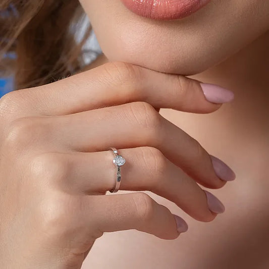 Modern Grip Set Solitaire Diamond Ring