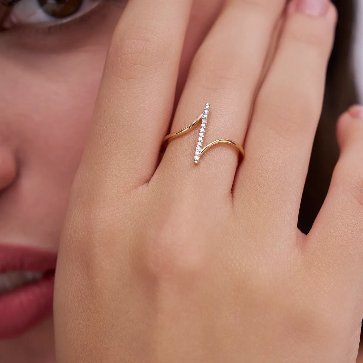 Stylish Open-Style Diamond Band